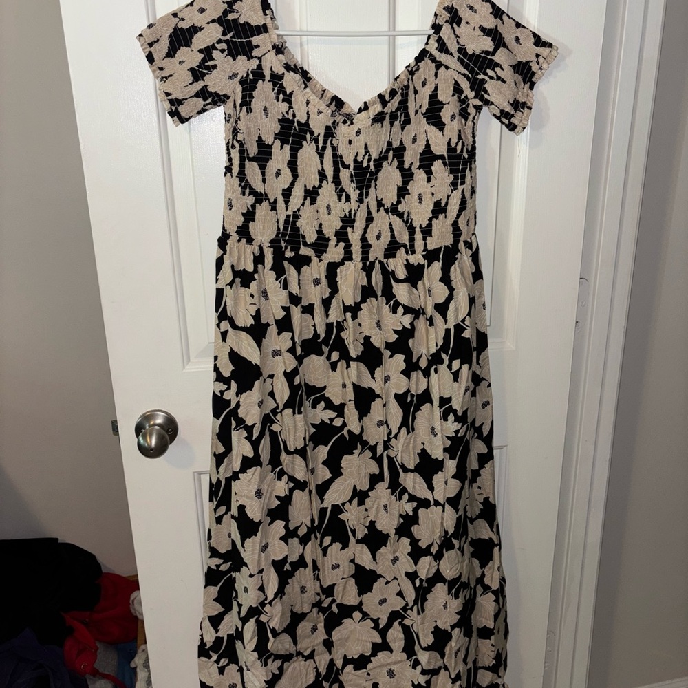 H&M Black and Cream Floral Maxi Dress - Picture 5 of 5